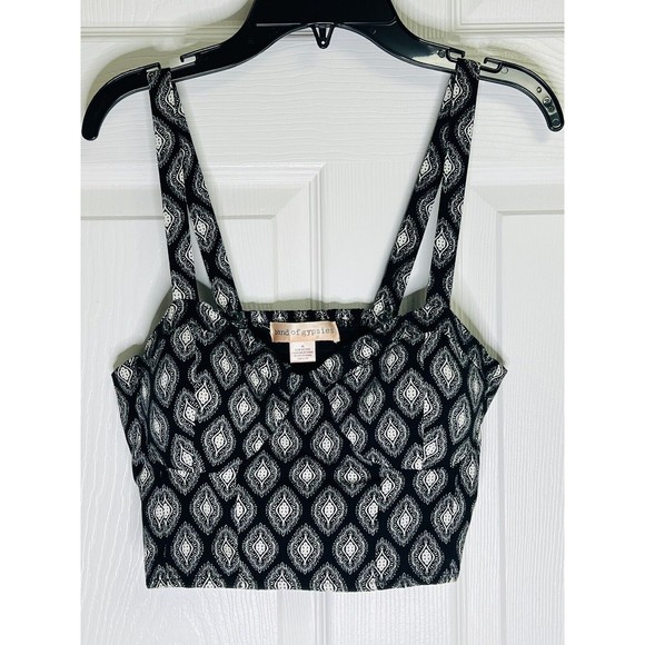 Band of Gypsies Tops - Band Of Gypsies Cropped Sleeveless Top Size M Black White Molded Cups Rouched